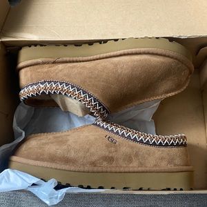 Ugg slippers Tasman size 7 brand new